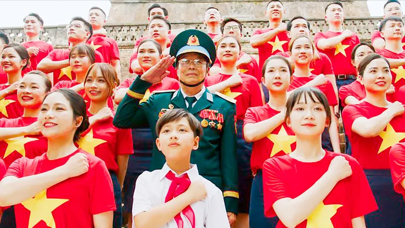 Ca sĩ Tùng Dương kết hợp nhạc sĩ Nguyễn Văn Chung thực hiện MV Việt Nam, tự hào tiếp bước tương lai