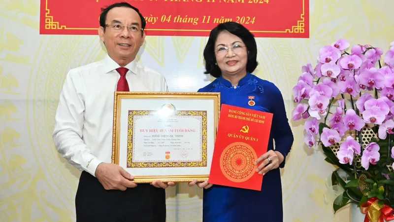 TPHCM: 5.151 đảng viên được trao tặng Huy hiệu Đảng 