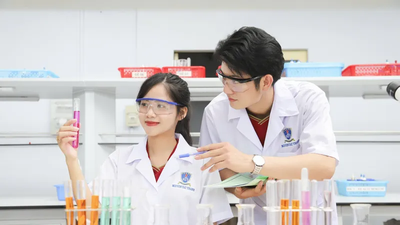 Một vòng review nhanh Trường Đại học Nguyễn Tất Thành - cơ sở phường Xóm Chiếu