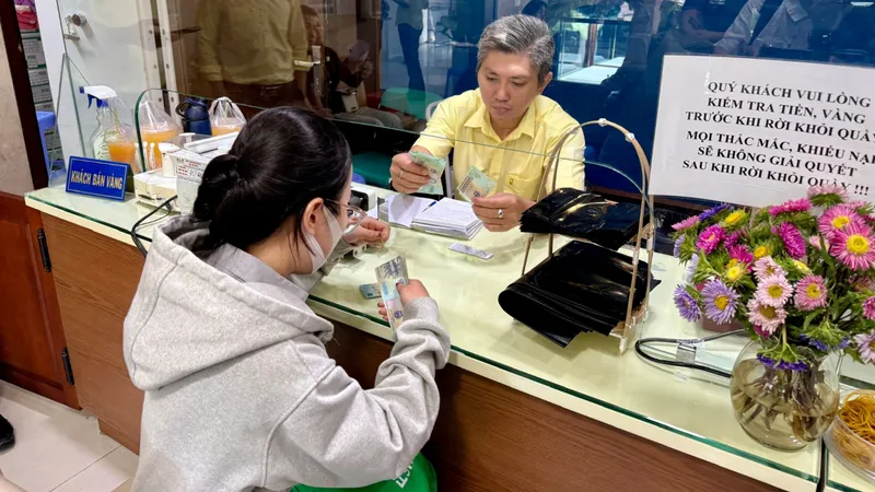 Giá vàng SJC vọt lên 129 triệu đồng/lượng