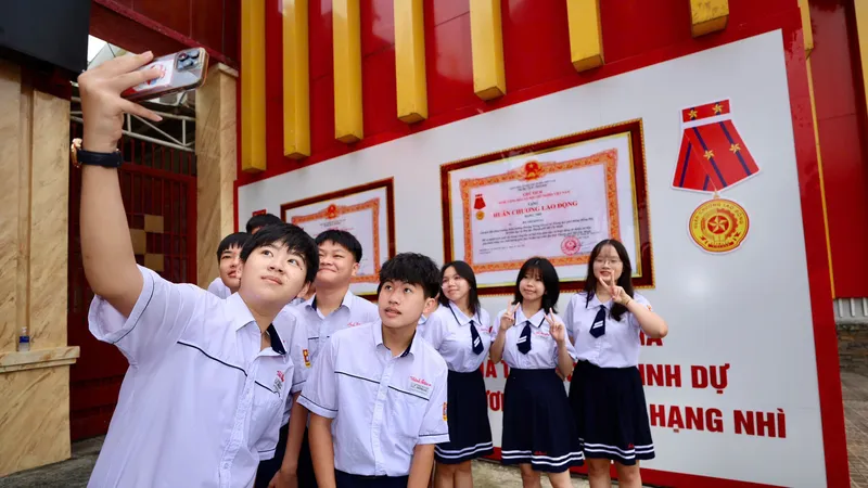 Rộn ràng lễ khai giảng đặc biệt