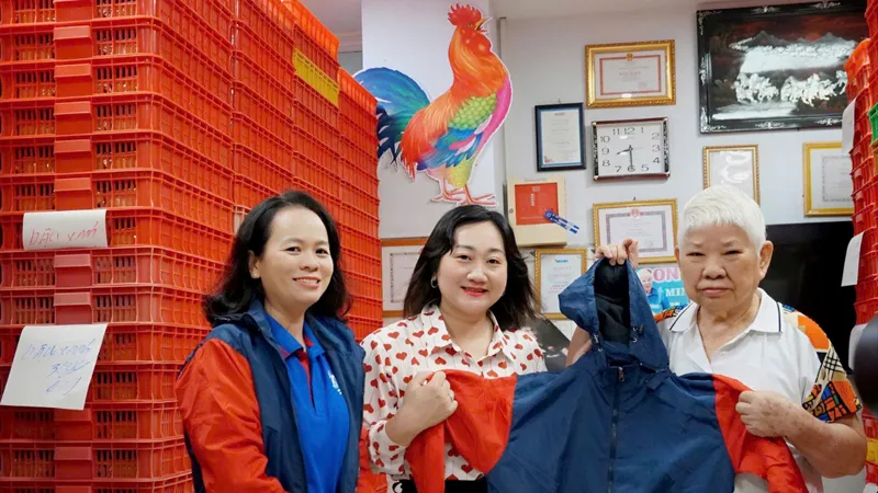 Chương trình Áo ấm đến trường: Chủ cơ sở Như Lan trao tặng 2.000 chiếc áo