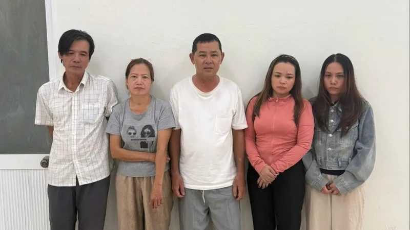 Các đối tượng tại cơ quan điều tra. Ảnh: CACC
