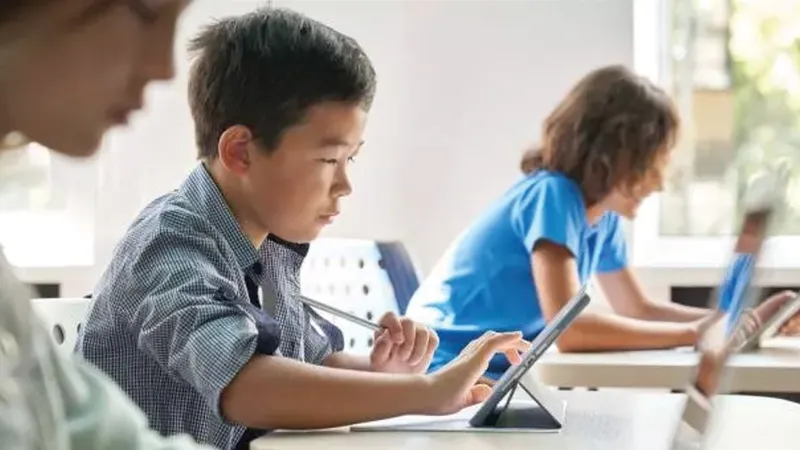 Các quốc gia đã chọn cách đưa AI vào trường học một cách có kiểm soát. Ảnh: UNICEF