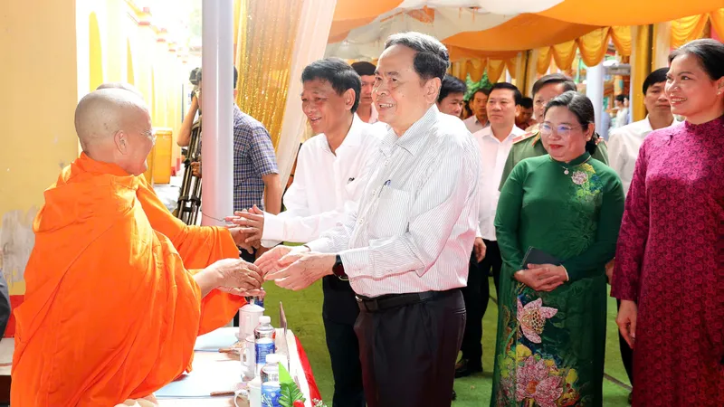 Chủ tịch Quốc hội Trần Thanh Mẫn tham dự Ngày hội đại đoàn kết tại Cần Thơ