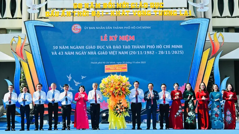 Trang trọng Lễ kỷ niệm 50 năm ngành Giáo dục và Đào tạo TPHCM
