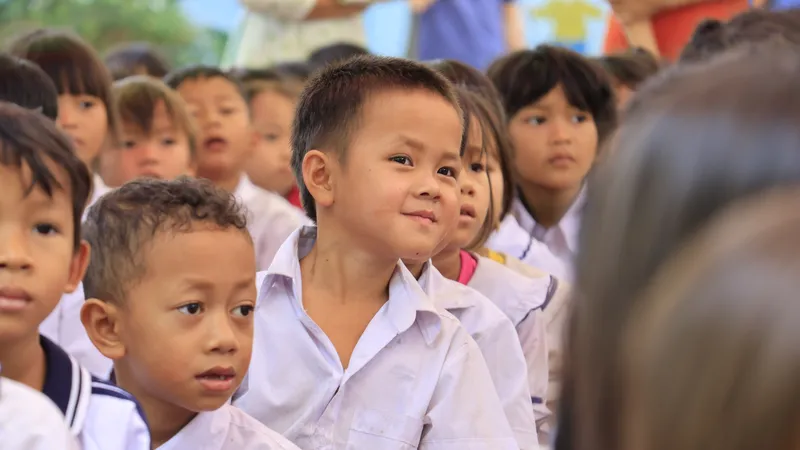 Chung tay vì sự nghiệp trồng người