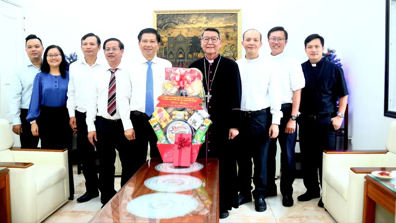 Lãnh đạo TPHCM thăm, chúc mừng Giáng sinh tại Giáo phận Mỹ Tho