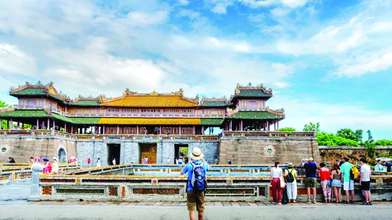Du khách đến thăm cố đô Huế. ẢNH: PEXELS
