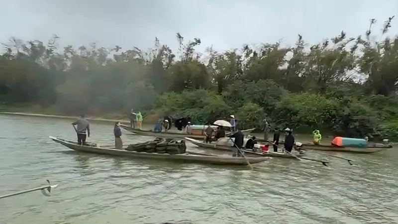 Lật thuyền trên sông Gianh, 2 người tử vong