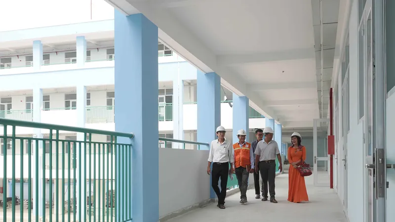 Đảm bảo mọi học sinh đều được học trường công gần nhà
