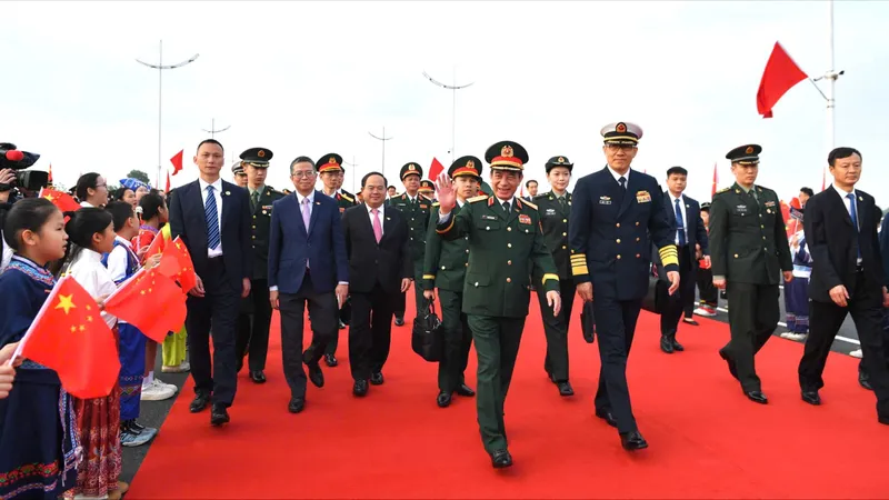 Hoạt động giao lưu hữu nghị quốc phòng biên giới của Đại tướng Phan Văn Giang ở Quảng Tây, Trung Quốc