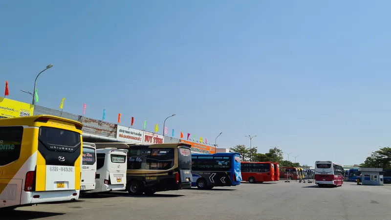 Yêu cầu siết chặt việc cấp, đổi phù hiệu xe kinh doanh vận tải