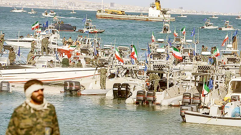 Binh sĩ Iran kiểm soát eo biển Hormuz. Ảnh: TASNIM