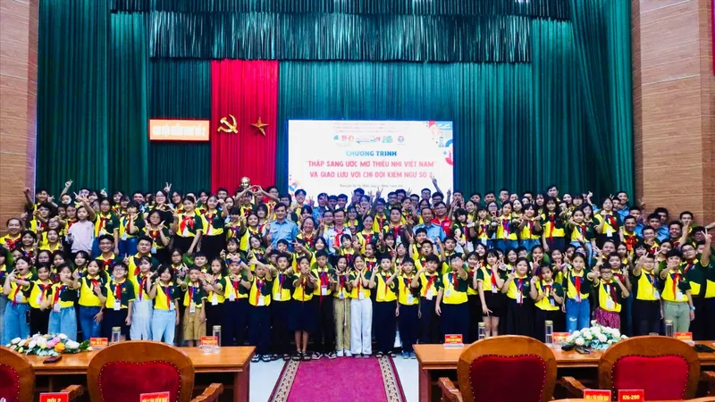 Hành trình “Măng non sẵn sàng vì biên giới, biển đảo”