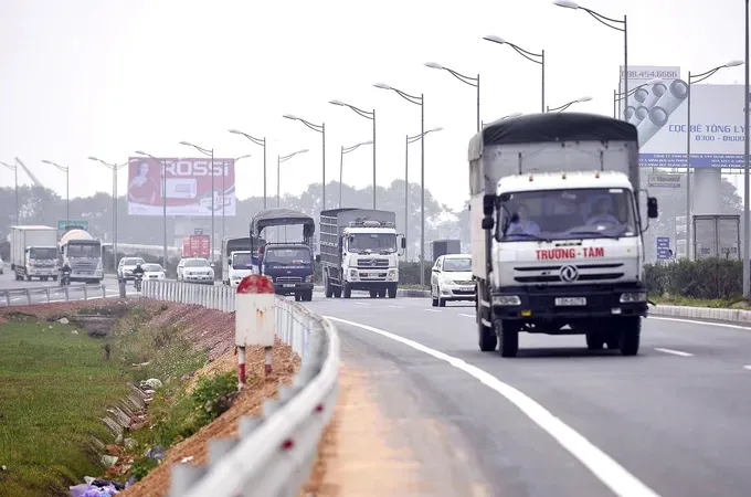 Nhóm giao thông tăng giá mạnh nhất (12,8%), đóng góp 1,28 điểm phần trăm vào mức tăng chung