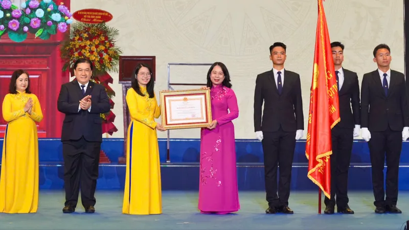 Saigontourist Group đón nhận Huân chương Lao động hạng nhất
