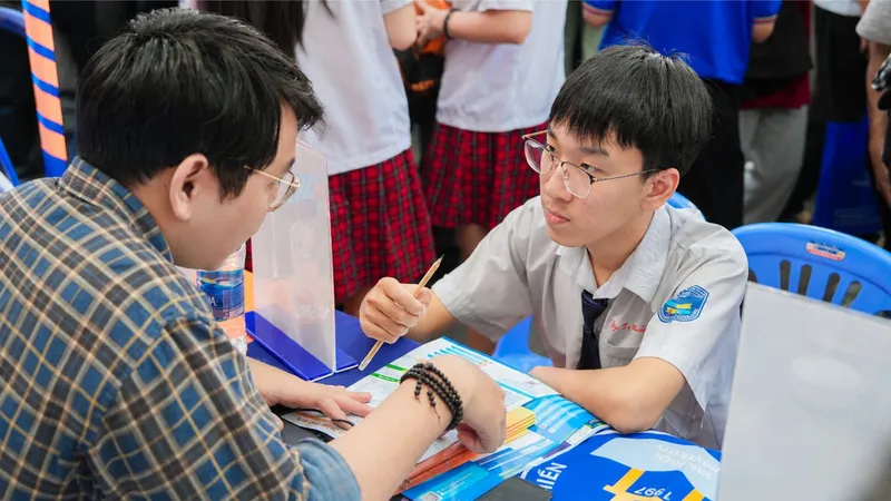 Trường Đại học Văn Hiến luôn đồng hành cùng thí sinh trong công tác tư vấn, hướng nghiệp
