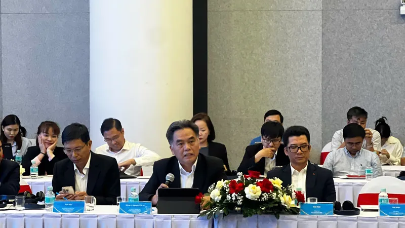 Phó Chủ tịch Thường trực UBND TPHCM Nguyễn Lộc Hà cùng đoàn doanh nghiệp tỉnh Chiết Giang, Trung Quốc. Ảnh: MINH XUÂN 
