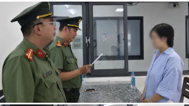 TPHCM: Xử lý 2 người thỏa thuận thi hộ tiếng Anh 