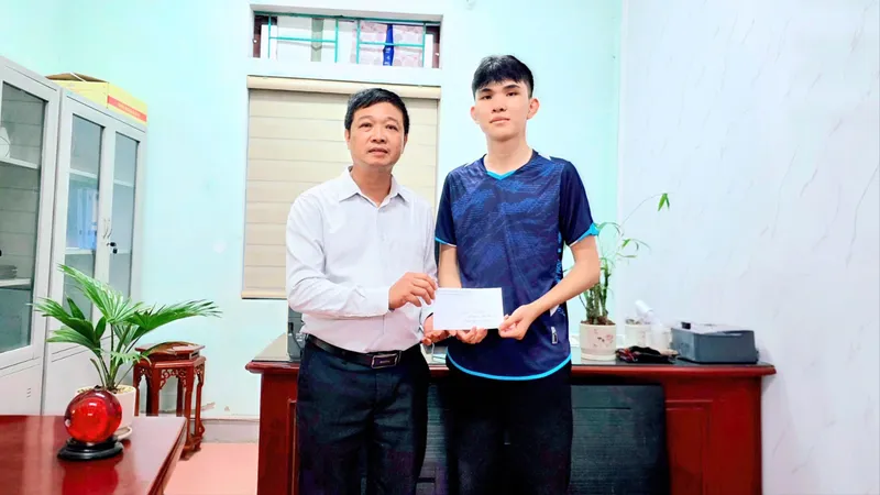 Bạn đọc Báo Sài Gòn Giải Phóng tiếp tục hỗ trợ nam sinh mồ côi cha vì tai nạn giao thông