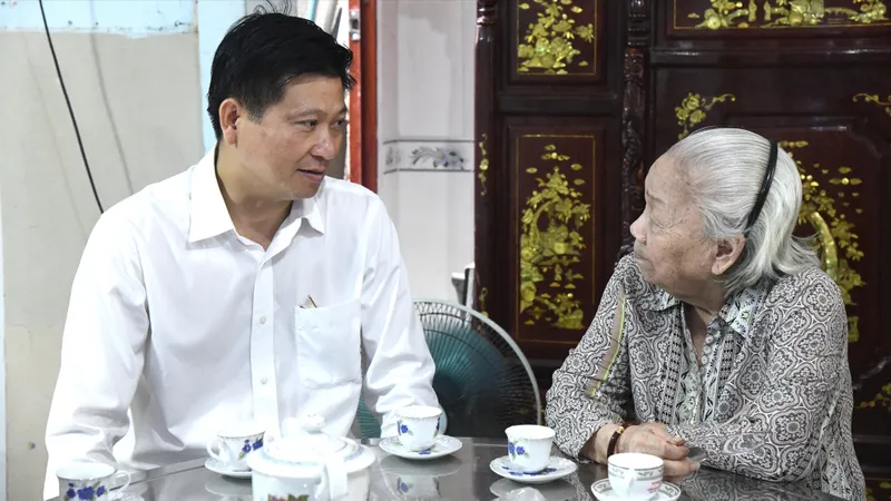 Lãnh đạo TPHCM thăm, chúc thọ người cao tuổi tiêu biểu