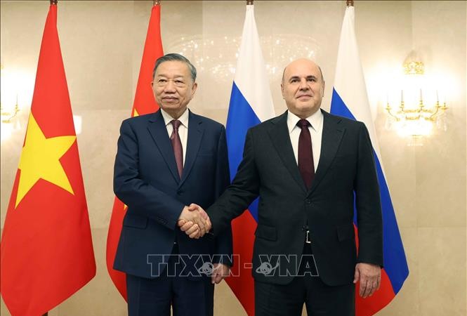 越南党中央总书记、国家主席苏林会见俄罗斯总理米哈伊尔•米舒斯京。图自越通社