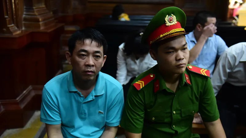 “Bán thuốc giả cho bệnh nhân ung thư có phải là tội ác"?