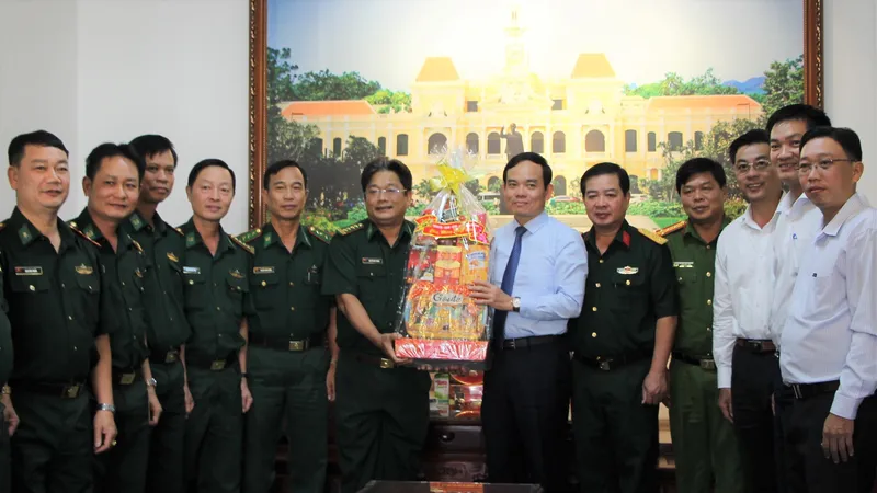 Lãnh đạo TPHCM thăm, chúc Tết các đơn vị, cá nhân