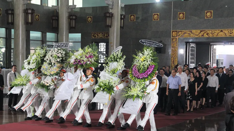 Những câu chuyện bình dị về ông Mười Hương