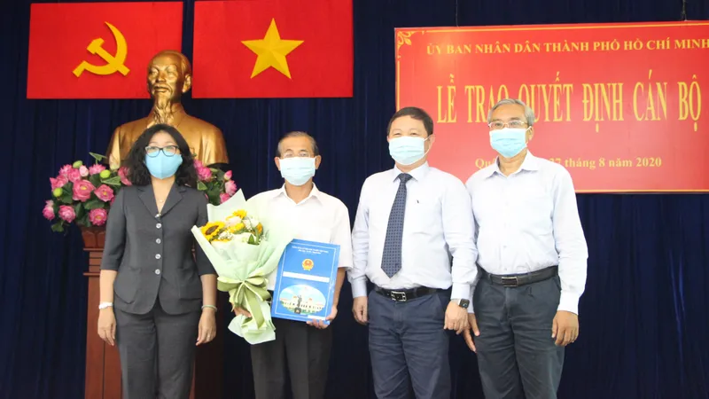 Phê chuẩn kết quả bầu hai Phó Chủ tịch UBND quận 5