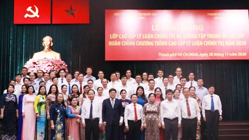 Khai giảng 5 lớp cao cấp lý luận chính trị tại TPHCM