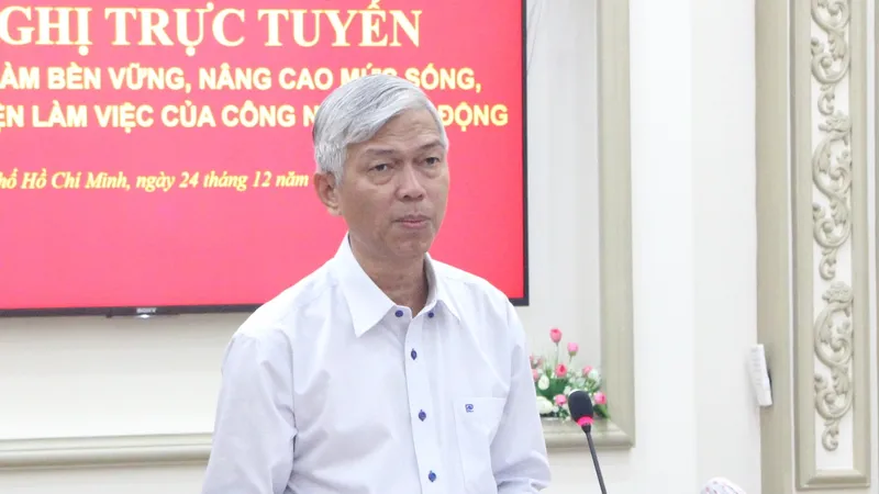 TPHCM tiếp tục tặng hàng chục ngàn vé tàu xe cho công nhân về quê ăn Tết