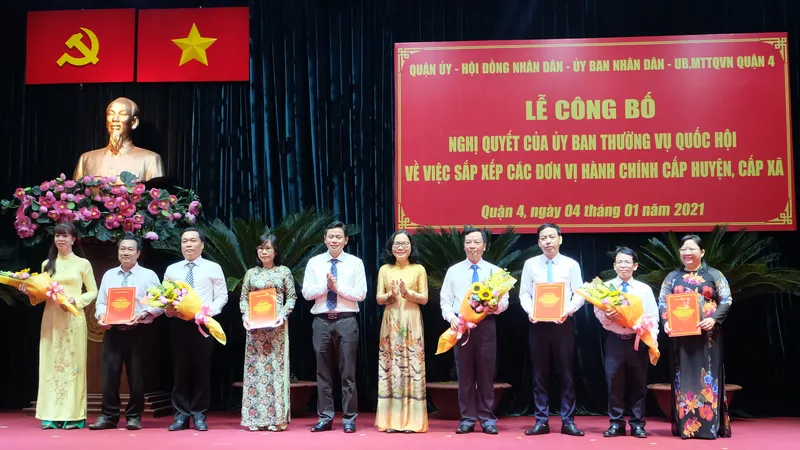 Tập trung hỗ trợ tối đa người dân chuyển đổi giấy tờ khi sáp nhập phường