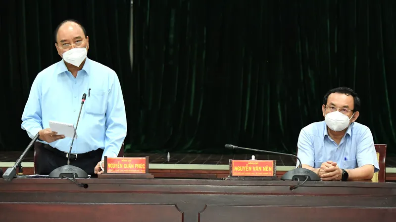 Chủ tịch nước Nguyễn Xuân Phúc đồng ý chủ trương giãn cách tại TPHCM thêm một thời gian nữa