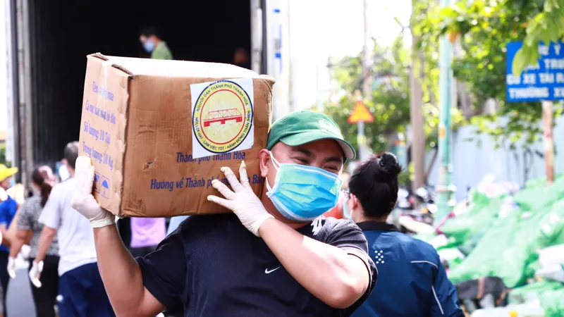 TPHCM lập trung tâm tiếp nhận và hỗ trợ hàng hóa thiết yếu
