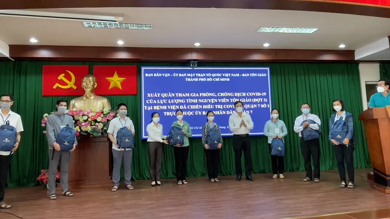 Thêm 16 tình nguyện viên tôn giáo tham gia chống dịch