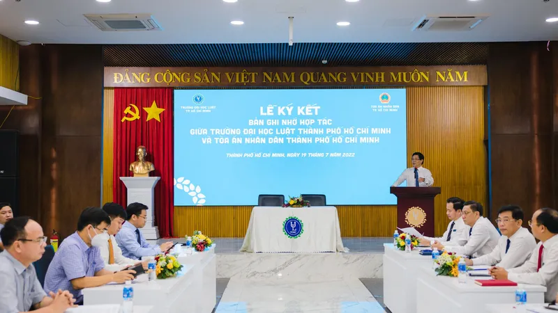 Trường Đại học Luật TPHCM và Tòa án nhân dân TPHCM hợp tác tổ chức hội thảo về án lệ