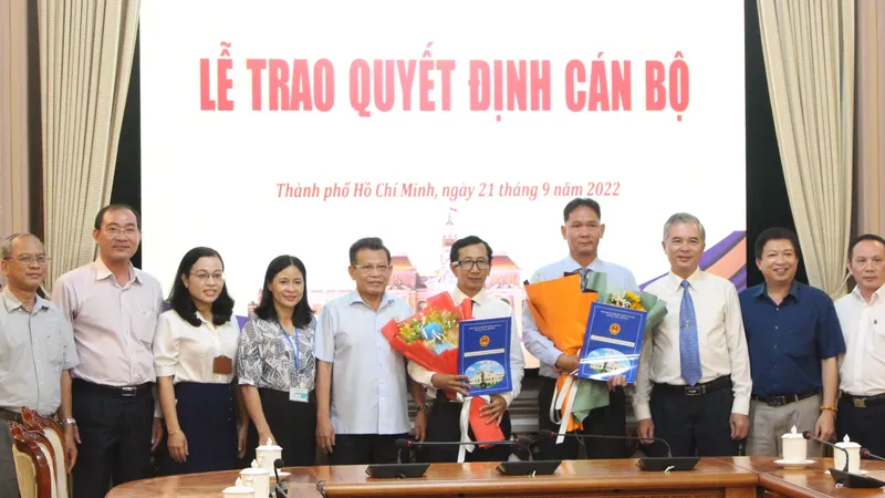 Trao quyết định nhân sự mới tại các ban quản lý đầu tư, xây dựng của TPHCM