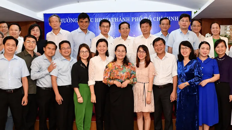 Thường trực HĐND TPHCM gặp gỡ các cơ quan báo chí thành phố