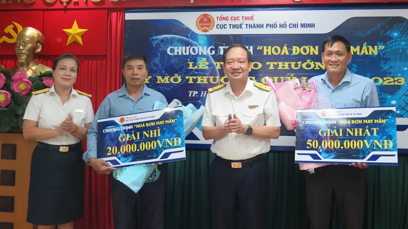 Trao thưởng Hóa đơn may mắn quý 1-2023 