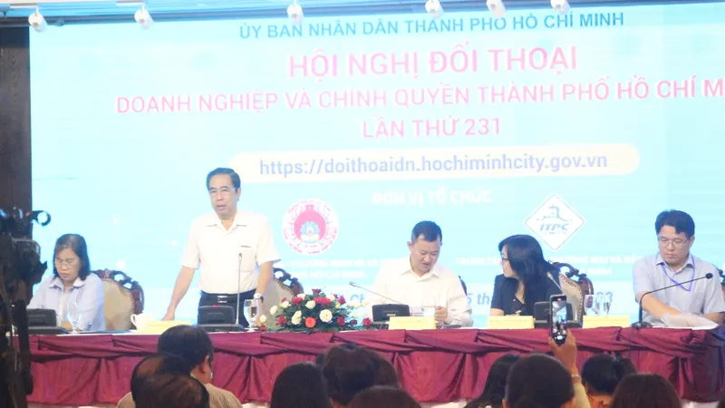 Doanh nghiệp - Chính quyền TPHCM đối thoại gỡ vướng về lao động, việc làm 