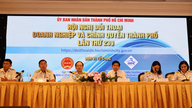 Công ty thưởng nam nhân viên khi vợ sinh, phải nộp thuế thu nhập cá nhân?
