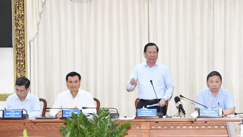 Chủ tịch UBND TPHCM Phan Văn Mãi: “Thực hiện 3 ca 4 kíp, tòa nhà vài chục tầng chỉ xây trong vòng một năm”