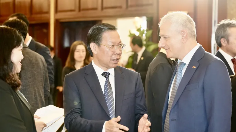 Lãnh đạo TPHCM gặp gỡ hiệp hội doanh nghiệp nước ngoài, doanh nghiệp tiêu biểu