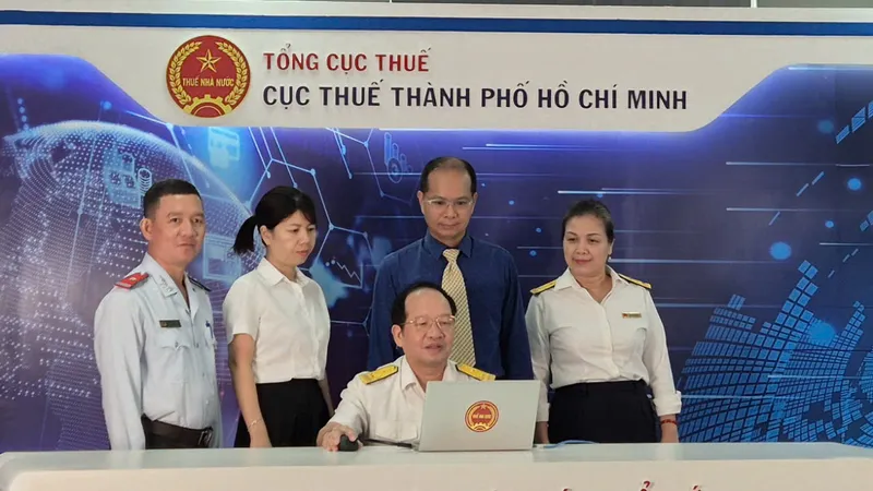 Hóa đơn may mắn gọi tên 14 người mua hàng thông thái tại TPHCM