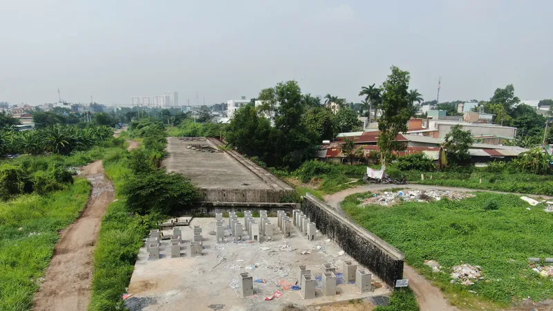 Đoạn Vành đai 2 dài 2,7km từ đường Phạm Văn Đồng đến nút giao Gò Dưa (TP Thủ Đức) đã dừng thi công trong thời gian dài