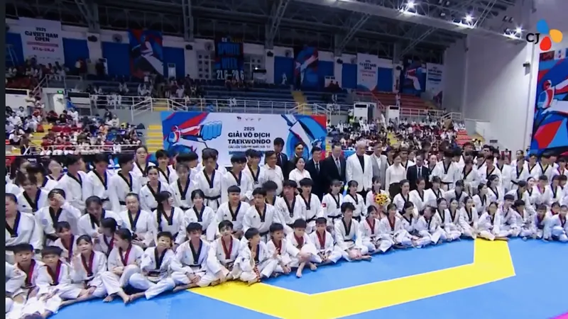 Đông đảo võ sĩ Taekwondo trong nước và quốc tế tham dự giải đấu tại TPHCM.
