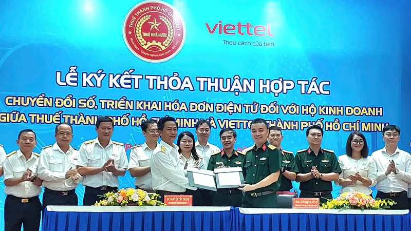 Thuế TPHCM và Viettel TPHCM hợp tác hỗ trợ hộ kinh doanh