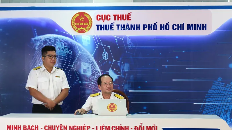 Mua hàng lấy hóa đơn, 164 người mua ở TPHCM trúng thưởng